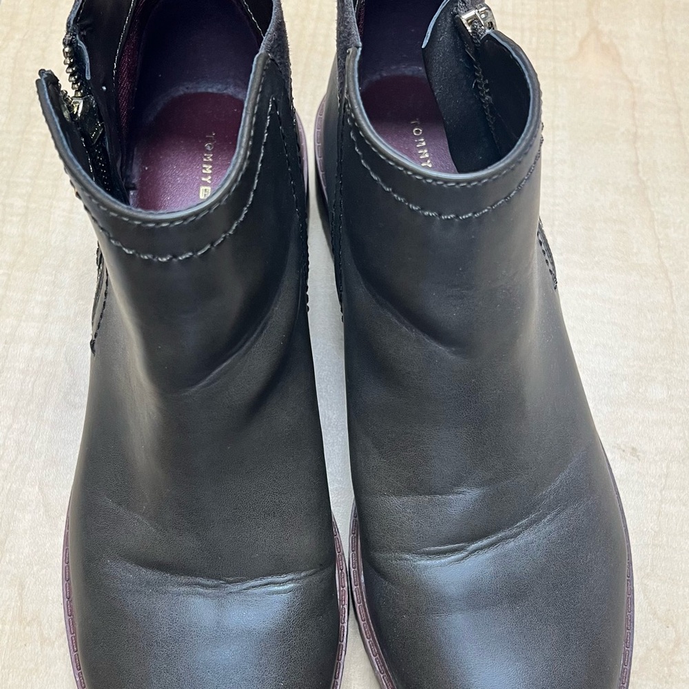 Tommy Hilfiger olive Green/Brown Ankle Boots with Side-Zip Closure and RoundToe